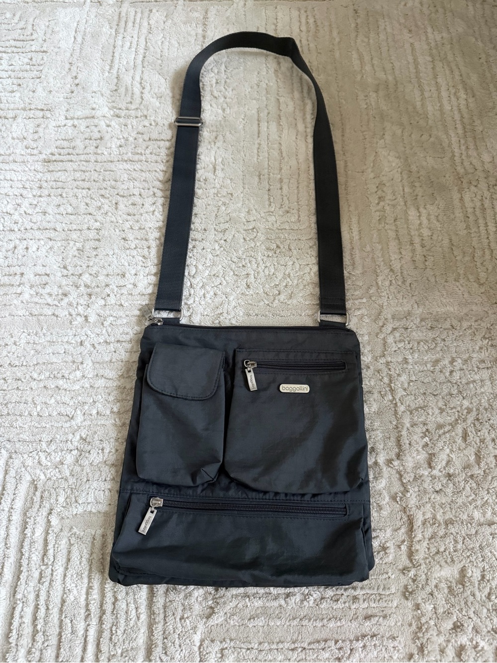 Baggallini Grey Nylon Multi Pocket Crossbody Bag Travel Organizer Purse